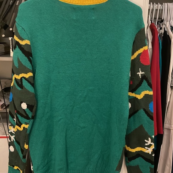 NWT CHRISTMAS SWEATER GENDER NEUTRAL - Picture 6 of 7